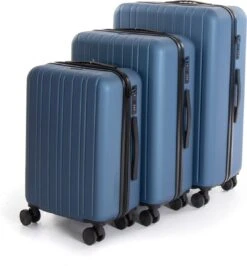 AttitudeZ Azur Reiskoffer Medium Blauw 67cm - TSA-slot -Trolley Winkel 1114x1200