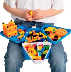 Trunki: TEEBEE Terrance Blauw - Kids Travel Toy Box, Bevat Een Leuk Activiteitenboekje, Kleurpotloden En Stickers, In Doos 15,5x18x18cm, 3+ -Trolley Winkel 1186x1200