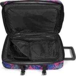 Eastpak TRANVERZ S Reiskoffer, Handbagage (51 X 32.5 X 23 Cm) - Brize Monstera Pink -Trolley Winkel 1190x1200