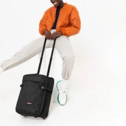 Eastpak TRANVERZ XXS Reiskoffer, Handbagage (45 X 32 X 20 Cm) - Black 22 Eastpak TRANVERZ XXS Reiskoffer, Handbagage (45 X 32 X 20 Cm) - Black -Trolley Winkel 1195x1200 3