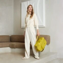 SUITSUIT - Natura - Olive - Leisure Bag -Trolley Winkel 1200x1200 1203