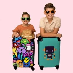 NoBoringSuitcases.com® Koffer - Monster - Bloemen - Regenboog - Design - Grappig - Past Binnen 55x40x20 Cm En 55x35x25 Cm - Handbagage - Trolley - Fotokoffer - Cabin Size - Print -Trolley Winkel 1200x1200 1287