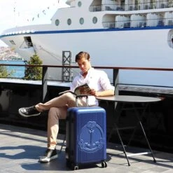 Biggdesign Ocean Reiskoffer - Ruimbagage Koffer - Blauw - Medium 20 Biggdesign Ocean Reiskoffer - Ruimbagage Koffer - Blauw - Medium -Trolley Winkel 1200x1200 1505