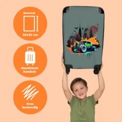 NoBoringSuitcases.com® Auto - Graffiti - New York - Groen - Koffer Kinderen - Kind - Reiskoffer Met Wielen - Koffer Jongens - Past Binnen 55x40x20 Cm En 55x35x25 Cm - Fotokoffer - Handbagagekoffer -Trolley Winkel 1200x1200 1646