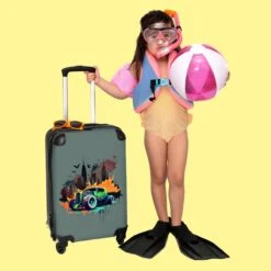 NoBoringSuitcases.com® Auto - Graffiti - New York - Groen - Koffer Kinderen - Kind - Reiskoffer Met Wielen - Koffer Jongens - Past Binnen 55x40x20 Cm En 55x35x25 Cm - Fotokoffer - Handbagagekoffer -Trolley Winkel 1200x1200 1649