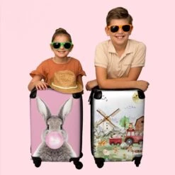 NoBoringSuitcases.com® Koffer - Boerderij - Dieren - Trekker - Jongens - Past Binnen 55x40x20 Cm En 55x35x25 Cm - Handbagage - Trolley - Fotokoffer - Cabin Size - Print -Trolley Winkel 1200x1200 1741