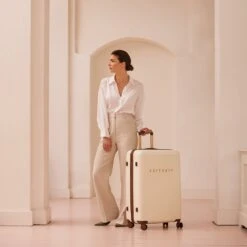 SUITSUIT - Fab Seventies - Antique White - Reiskoffer (76 Cm) -Trolley Winkel 1200x1200 1859