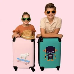 NoBoringSuitcases.com® Kinderkoffer - Trolley Kinderen - Varken - Roze - Skateboard - Kinderen - Meisje - Koffer Dieren - Past Binnen 55x40x20 Cm En 55x35x25 Cm - Reiskoffer Met Wielen -Trolley Winkel 1200x1200 1914