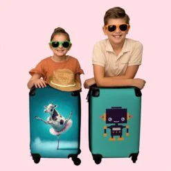 NoBoringSuitcases.com® Koffer - Koe - Ballet - Rok - Portret - Dieren - Trolley Op Wieltjes - Handbagagekoffer - Past Binnen 55x40x20 Cm En 55x35x25 Cm - Reiskoffer -Trolley Winkel 1200x1200 1959