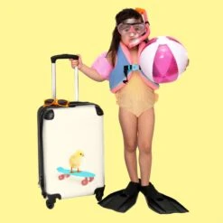 NoBoringSuitcases.com® Kinderkoffer - Trolley Op Wieltjes - Kuiken - Skateboard - Blauw - Kinderen - Dieren - Reiskoffer Kinderen - Past Binnen 55x40x20 Cm En 55x35x25 Cm - Fotokoffer -Trolley Winkel 1200x1200 1966
