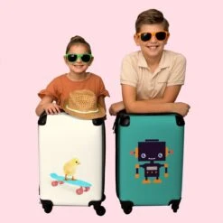NoBoringSuitcases.com® Kinderkoffer - Trolley Op Wieltjes - Kuiken - Skateboard - Blauw - Kinderen - Dieren - Reiskoffer Kinderen - Past Binnen 55x40x20 Cm En 55x35x25 Cm - Fotokoffer -Trolley Winkel 1200x1200 1967