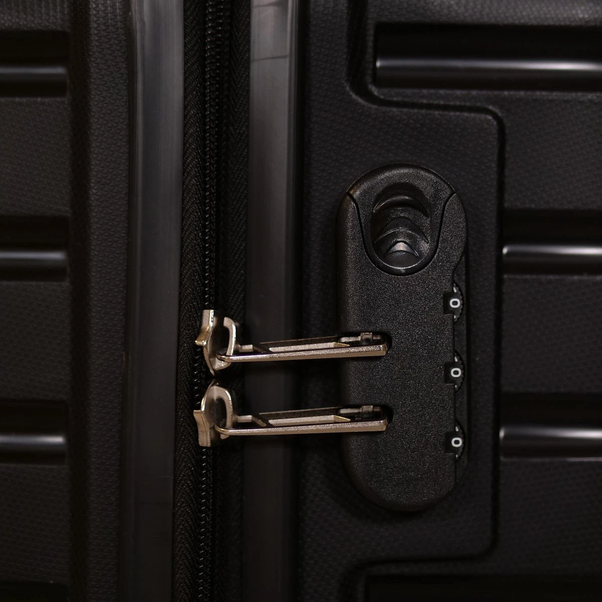 ©TROLLEYZ - Berlin No.11 - Trolley - 55cm Met Cijferslot - Dubbele Wielen - 360° Spinners - 100% Polypropyleen- Reiskoffer In Night Black 8 ©TROLLEYZ - Berlin No.11 - Trolley - 55cm Met Cijferslot - Dubbele Wielen - 360° Spinners - 100% Polypropyleen- Reiskoffer In Night Black - Afbeelding 6