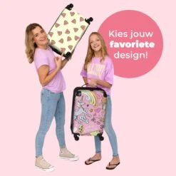 NoBoringSuitcases.com® Koffer - Roze - Eenhoorn - Skateboard - Tekening - Past Binnen 55x40x20 Cm En 55x35x25 Cm - Handbagage - Trolley - Fotokoffer - Cabin Size - Print -Trolley Winkel 1200x1200 334