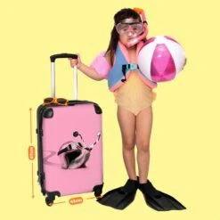 NoBoringSuitcases.com® Koffer Groot - Slak - Roze - Meisjes - Racen - Trolley Koffer Met TSA-slot - Met Wielen - 90 Liter - Reiskoffer - 66 Cm -Trolley Winkel 1200x1200 529