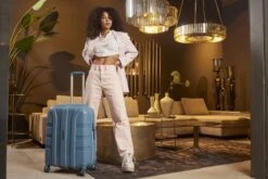 ©TROLLEYZ - Paris No.5 - Reiskoffer - 78cm Met TSA Slot - Dubbele Wielen - 360° Spinners - 100% Polypropyleen - Reiskoffer In Ice Blue 26 ©TROLLEYZ - Paris No.5 - Reiskoffer - 78cm Met TSA Slot - Dubbele Wielen - 360° Spinners - 100% Polypropyleen - Reiskoffer In Ice Blue -Trolley Winkel 1200x800