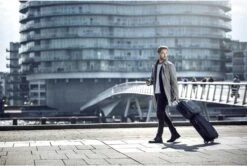 Thule Subterra Handbagagekoffer 36L - 55 Cm - Blauw -Trolley Winkel 1200x805 2