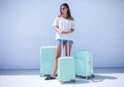 SUITSUIT - Fabulous Fifties - Luminous Mint - Reiskoffer (66 Cm) 37 SUITSUIT - Fabulous Fifties - Luminous Mint - Reiskoffer (66 Cm) -Trolley Winkel 1200x848 2