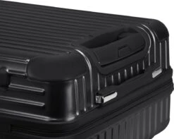 Royal Swiss - Reis Koffer - 66cm - Cijferslot- Lichtgewicht Koffer - 4 Wielen - Zwart -Trolley Winkel 1200x955 6