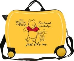Disney Winnie The Pooh Kinderkoffer ABS Rol Zit Geel -Trolley Winkel 1200x987 2
