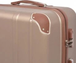 VidaXL Harde Rolkoffer Set Champagnekleurig 4-dlg -Trolley Winkel 1200x995 1