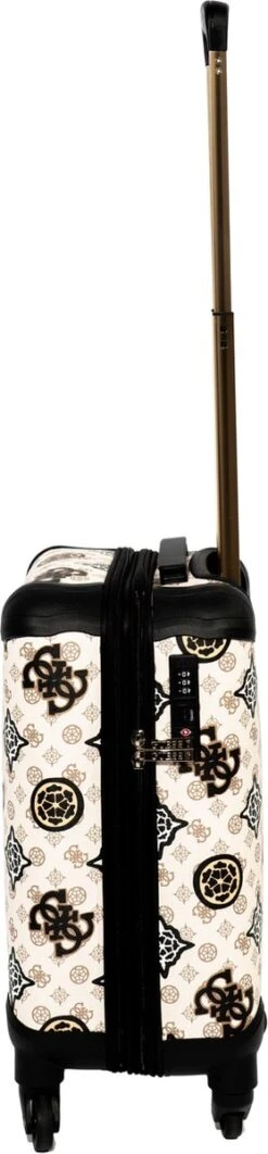 Guess House Party 18 In 4 Wheeler Dames Reiskoffer - Cream Multi Logo -Trolley Winkel 279x1200 1
