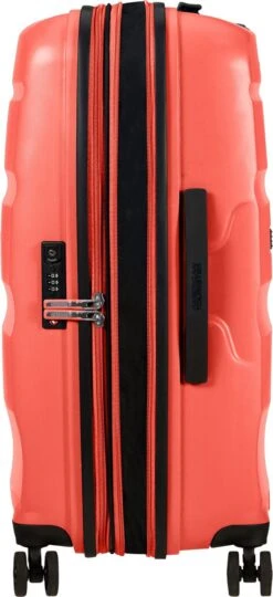American Tourister Reiskoffer - Bon Air Dlx Spinner 66/24 Tsa Uitbreidbaar (Medium) Flash Coral 17 American Tourister Reiskoffer - Bon Air Dlx Spinner 66/24 Tsa Uitbreidbaar (Medium) Flash Coral -Trolley Winkel 549x1200