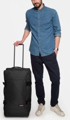 Eastpak TRANVERZ M Reiskoffer (67 X 35.5 X 30 Cm) - Black -Trolley Winkel 706x1200 3