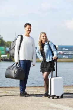 Enrico Benetti Northern 47222 Sportieve Business Sporttas Reistas - Zwart -Trolley Winkel 799x1200 118