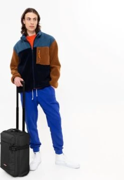 Eastpak TRANVERZ XXS Reiskoffer, Handbagage (45 X 32 X 20 Cm) - Black 21 Eastpak TRANVERZ XXS Reiskoffer, Handbagage (45 X 32 X 20 Cm) - Black -Trolley Winkel 830x1200 6