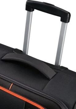 American Tourister Reiskoffer - Sea Seeker Spinner 55cm (Handbagage)- Charcoal Grey -Trolley Winkel 839x1200 1