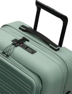 American Tourister Reiskoffer Met Laptopvak - Novastream Spinner 55/20 Tsa (Handbagage) Nomad Green -Trolley Winkel 920x1200