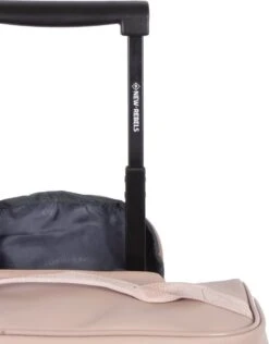 New Rebels® Harper Reistas / Weekendtas Geschikt Voor Handbagage - Waterafstotend Polyutheraan - Trolley Met Wielen En Reflectiedetails - Oud Roze - 29L -Trolley Winkel 937x1200