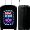 NoBoringSuitcases.com® Koffer - Trolley Op Wieltjes - Neon - Game Room - Tekst - Controller - Zwart - Reiskoffer - Past Binnen 55x40x20 Cm En 55x35x25 Cm - Koffertje - Trolley Handbagage 2 NoBoringSuitcases.com® Koffer - Trolley Op Wieltjes - Neon - Game Room - Tekst - Controller - Zwart - Reiskoffer - Past Binnen 55x40x20 Cm En 55x35x25 Cm - Koffertje - Trolley Handbagage -Trolley Winkel 978x1200 13