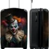 NoBoringSuitcases.com® Trolley - Reiskoffers - Clown - Hoed - Kraag - Portret - Horror - Trolley Op Wieltjes - Past Binnen 55x40x20 Cm En 55x35x25 Cm - Koffertje - Handbagagekoffer -Trolley Winkel 978x1200 2